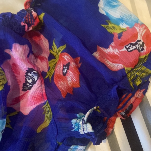 hollister sheer top - Picture 4 of 4